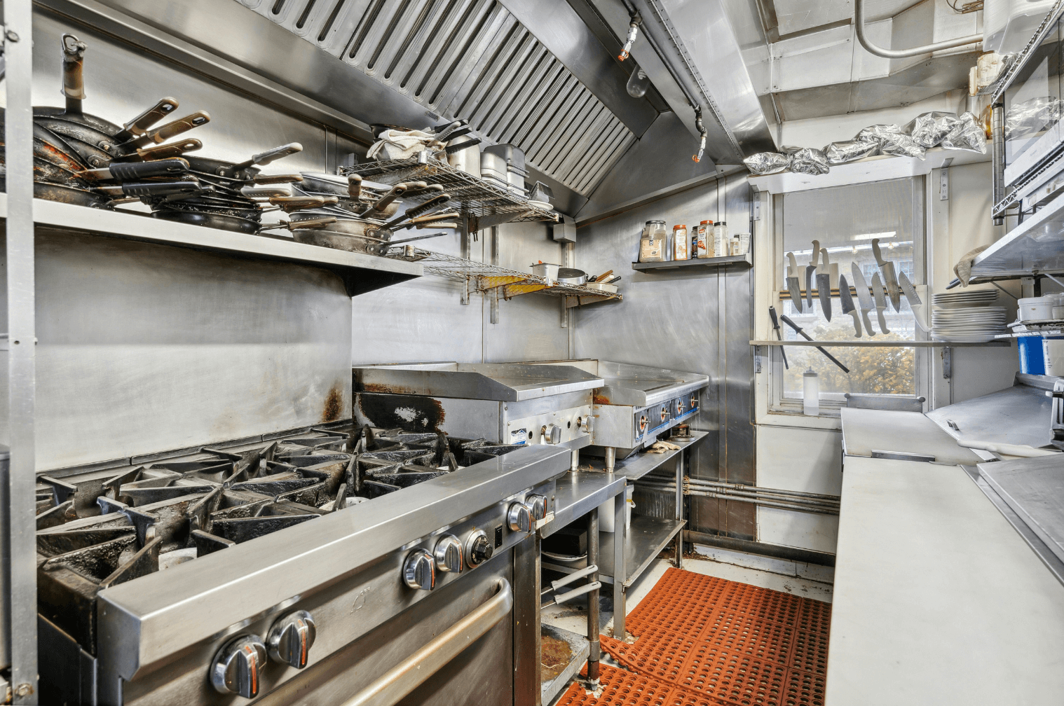 Dubai Mall Food Court Maintenance